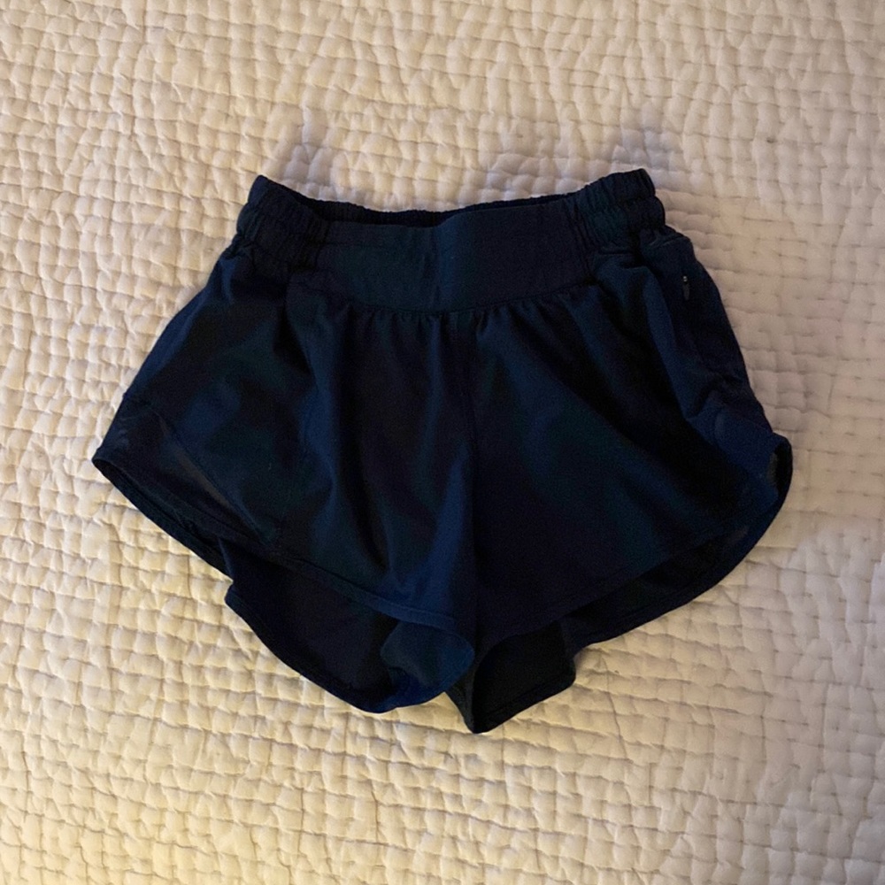 Lululemon Athletica Navy Hotty Hot 2.5” Size 2